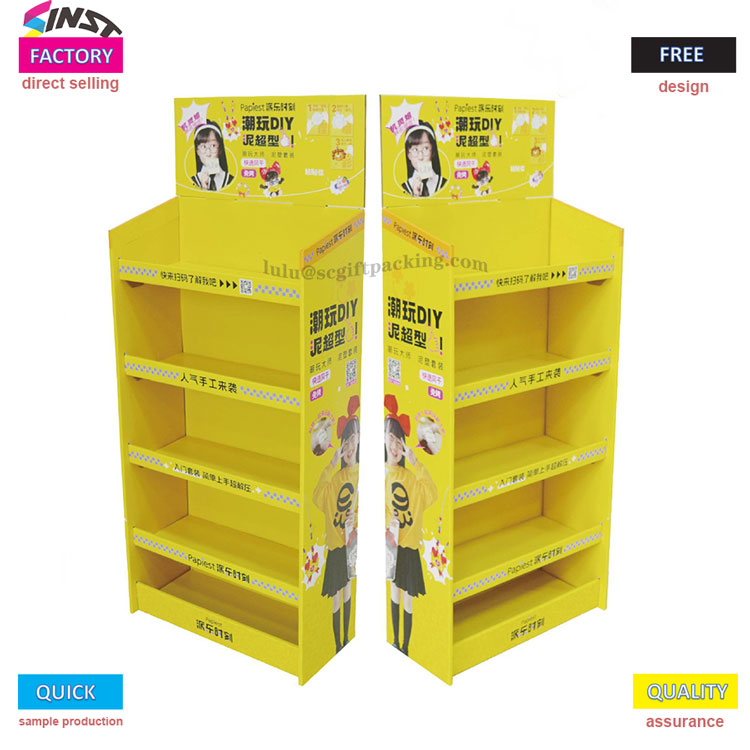 Supermarketdəki kiçik sarı karton ekran rafı yanır!